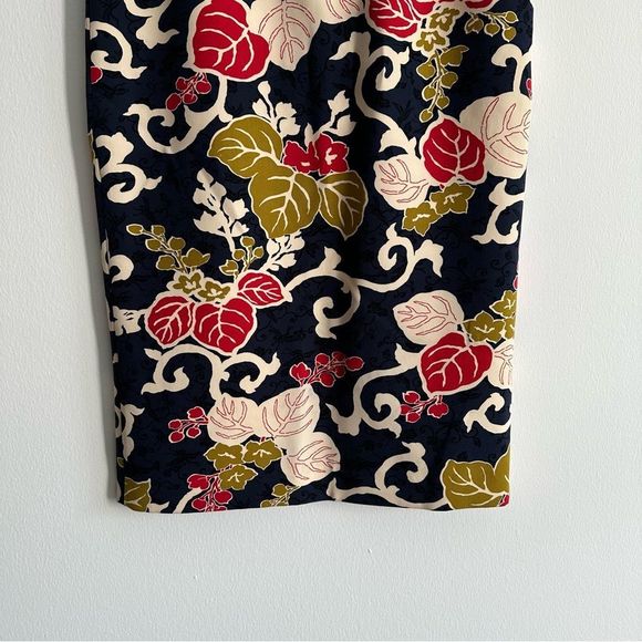 Zara Floral Pencil Skirt | Navy, Cream, Red | Size xs (NWOT) - Picture 3 of 9